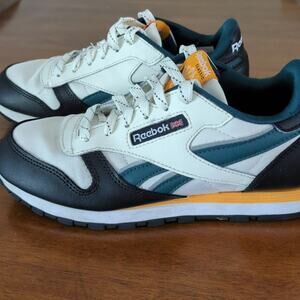 Reebok Classic green yellow black Leather Sneaker -big  Kids  3.5